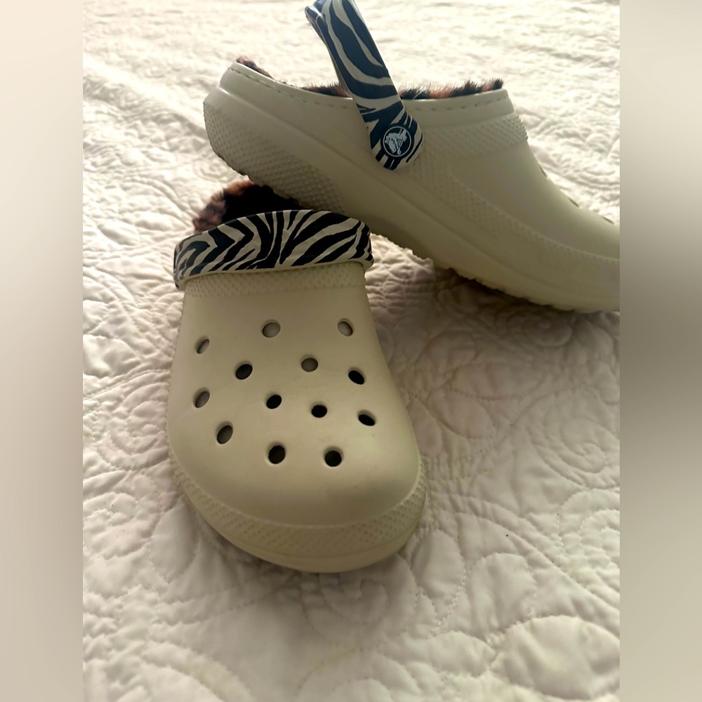 CROCS leopard fur lined W8